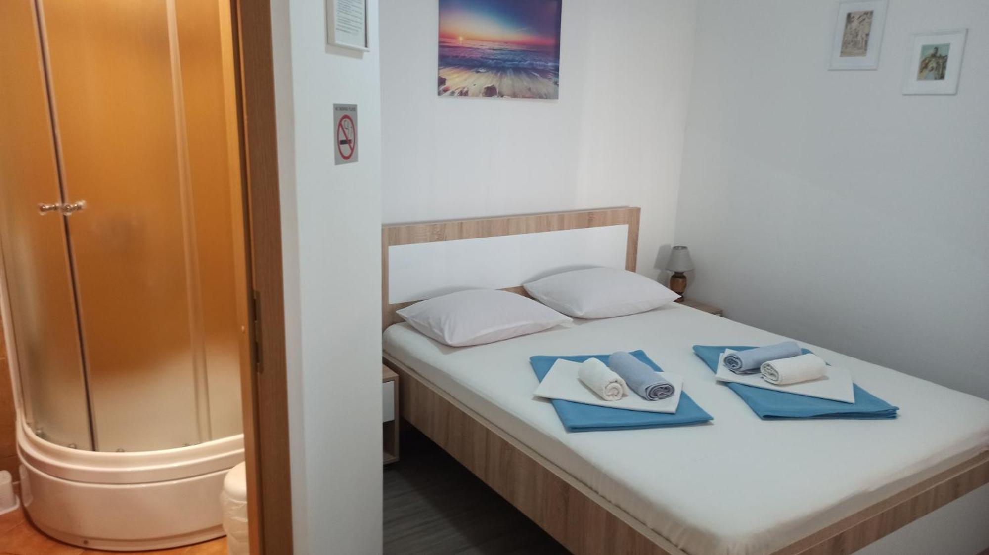Apartmani - Sobe Cosic เนอุม ภายนอก รูปภาพ