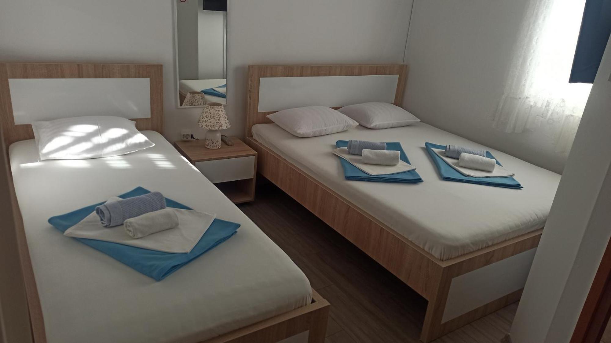 Apartmani - Sobe Cosic เนอุม ภายนอก รูปภาพ