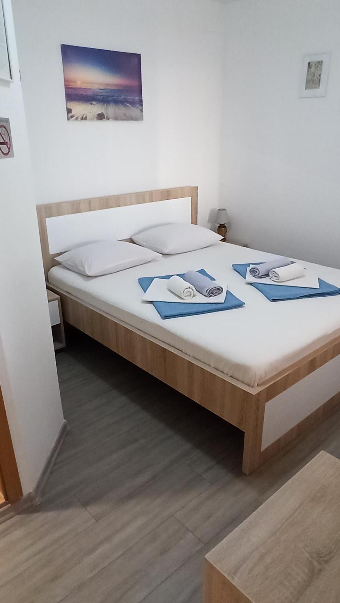 Apartmani - Sobe Cosic เนอุม ภายนอก รูปภาพ