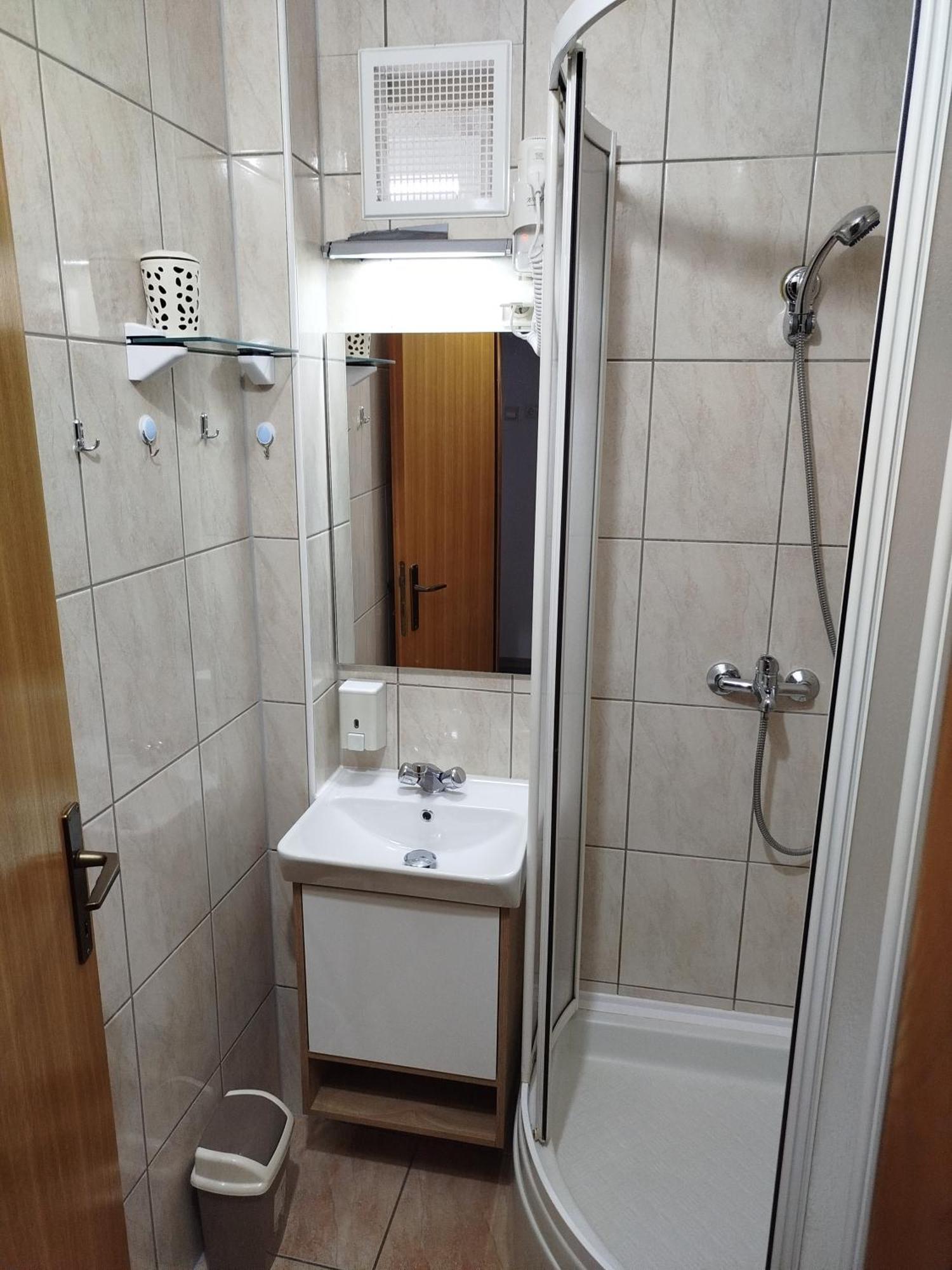 Apartmani - Sobe Cosic เนอุม ภายนอก รูปภาพ
